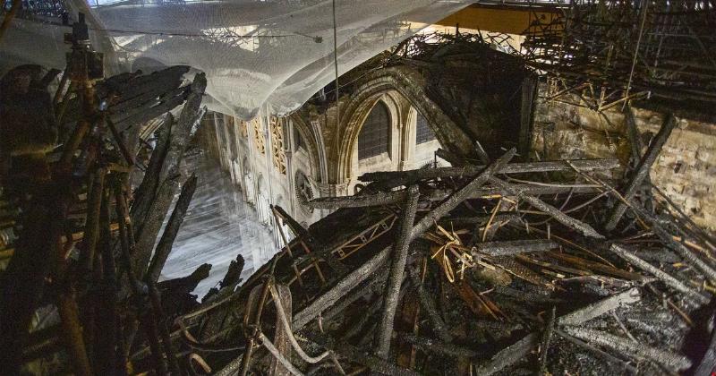 Le grand chantier de restauration de la charpente de Notre-Dame de Paris, reconstruire l’âme médiévale